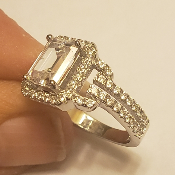 Sterling silver emerald cut diamond wedding ring - Picture 5 of 8